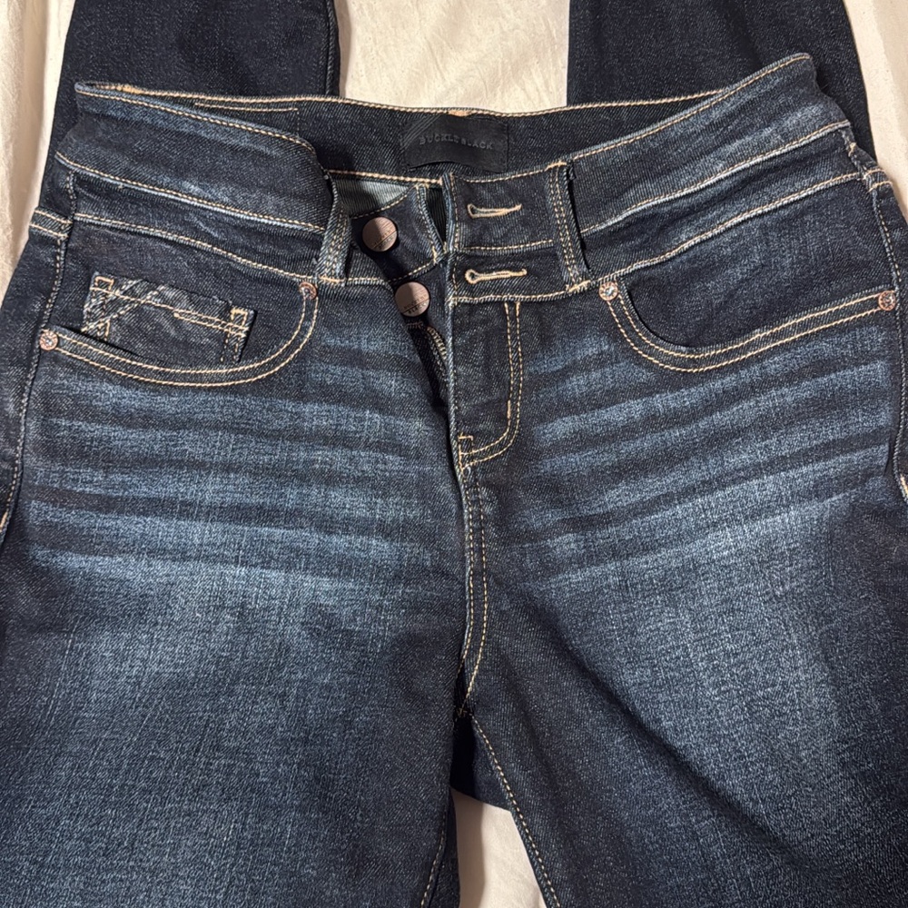 Buckle black womens jeans 28x32